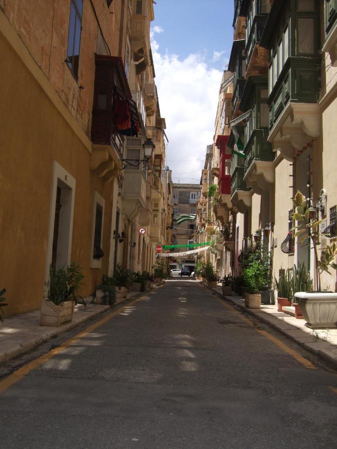 Door Eight Apartment Floriana